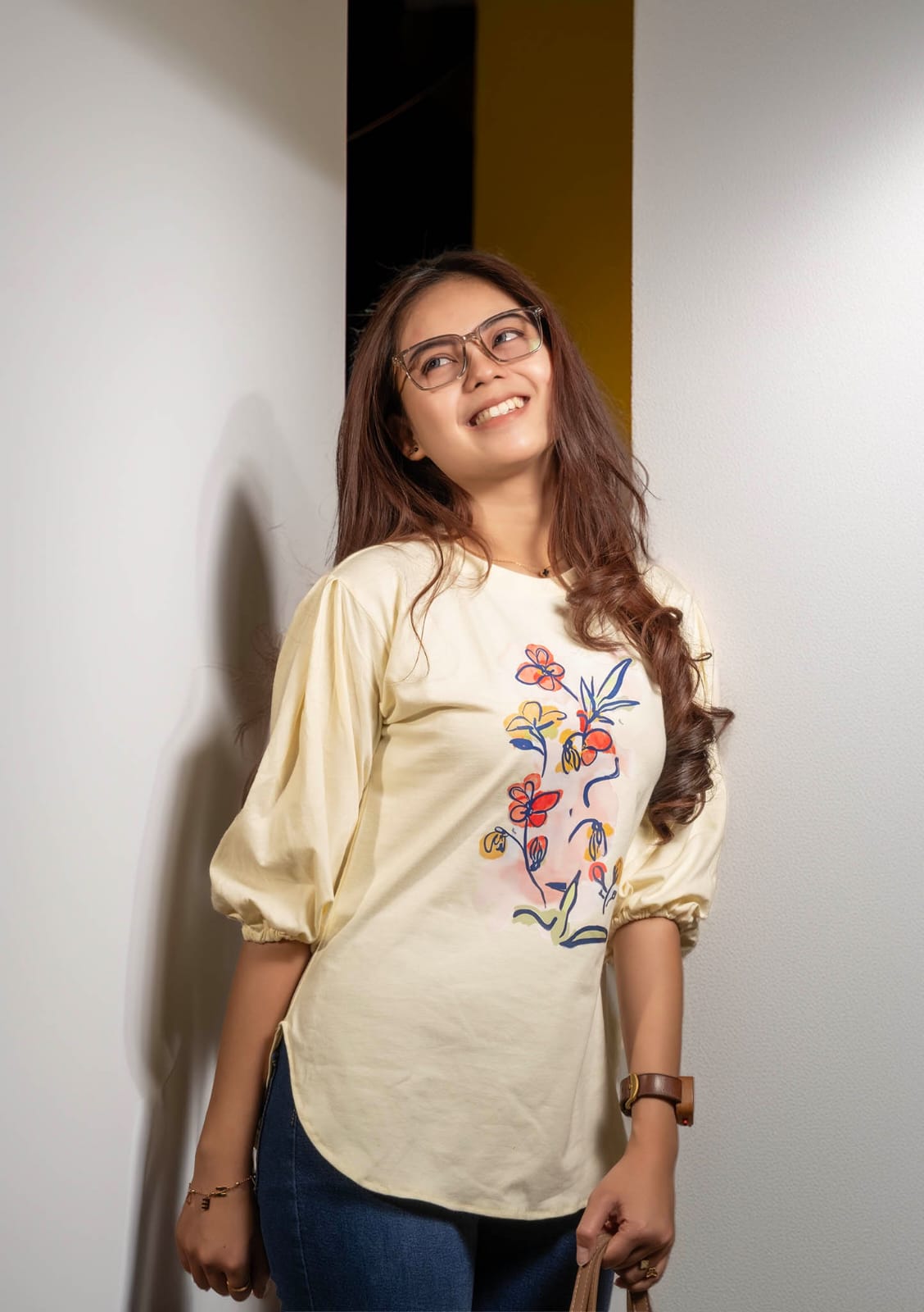 Gambar T-shirt cream